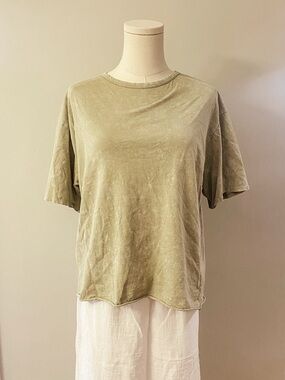 Relaxed Short-Sleeve Crewneck Top in Olive Green